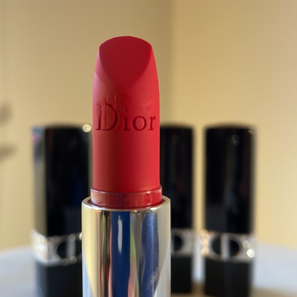 Rouge Dior Velvet Refillable Lipstick Shade 999 Velvet Red (1) - Picture 2 of 8